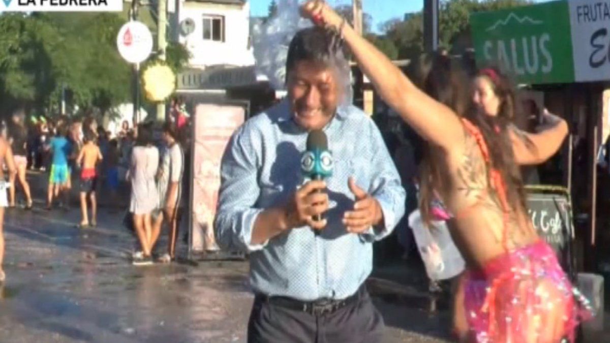 Carnaval de La Pedrera festejó con guerra de agua en las calles