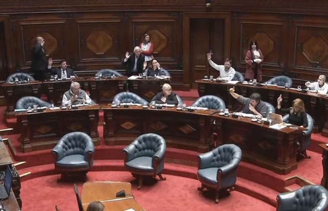 senado-vota-llamado-a-heber.jpg