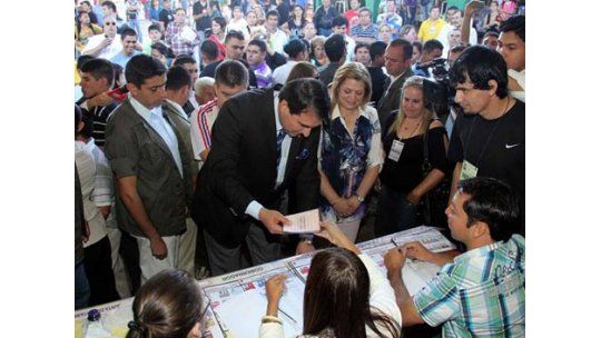 Elecciones paraguayas bajo la lupa con decenas de observadores