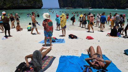 tailandia cierra indefinidamente maya bay, la playa famosa por la pelicula de di caprio