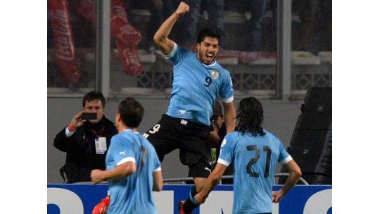 Con dos goles de Luis Suárez, Uruguay le ganó a Perú por 2 a 1
