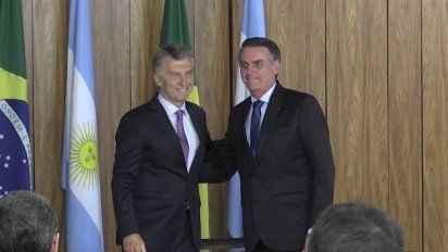 bolsonaro y macri acuerdan modernizar el mercosur y acusan a maduro de dictador