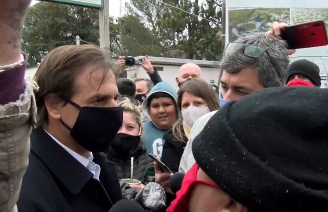 Lacalle-Pou-con-federación-ANCAP.jpg