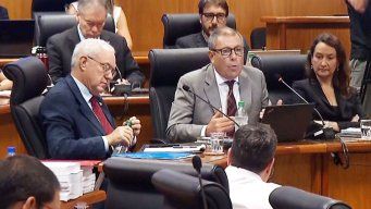 El canciller Lubetkin y el ministro Oddone en la comisión especial del Senado este lunes 23.&nbsp;