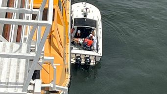 mujer de 80 anos se fracturo a bordo de un crucero y debio ser evacuada por la armada