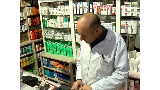Gobierno limita cantidad de farmacias por persona o grupo