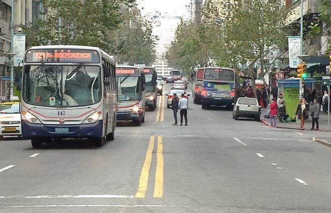 18 de Julio, una arteria deprimida desde hace décadas. Afectó al comercio, al mercado inmobiliario. La avenida fue desplazada como referente por otras centralidades. 