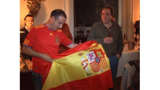 Españoles festejaron en Uruguay el tri de la roja