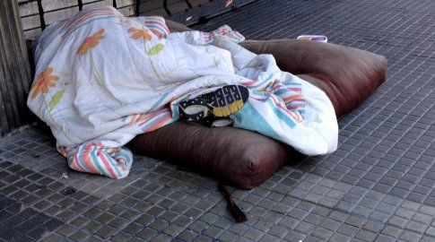 Una mujer en situación de calle fue hallada muerta en las calles Grecia y República Argentina, Villa del Cerro