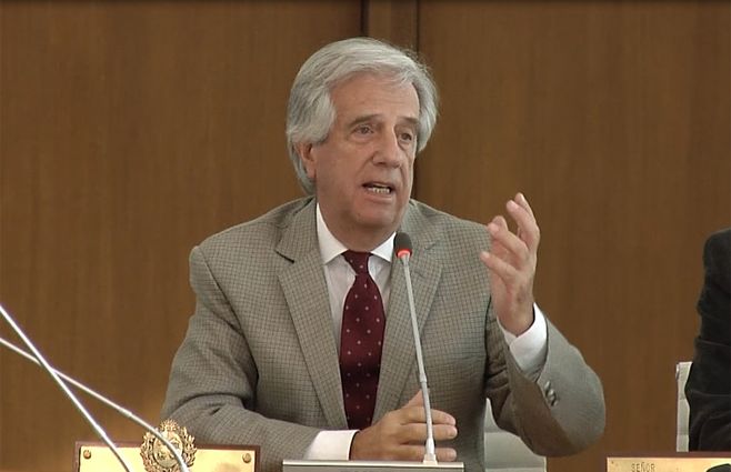 Tabare-en-consejo-de-ministros.jpg