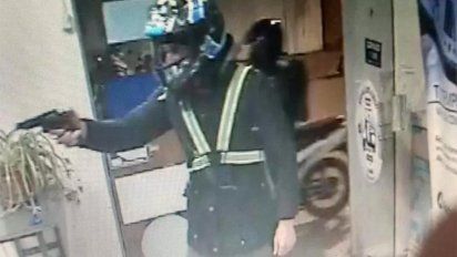 tres delincuentes armados rapinaron un abitab en san jose