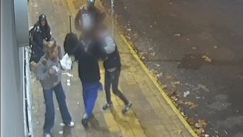 una mujer y un hombre estan detenidos por el caso del turista apunalado en el centro