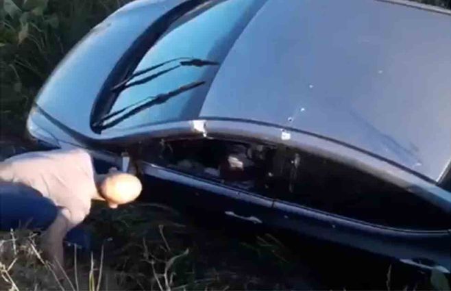 auto-sicario-cuneta.jpg