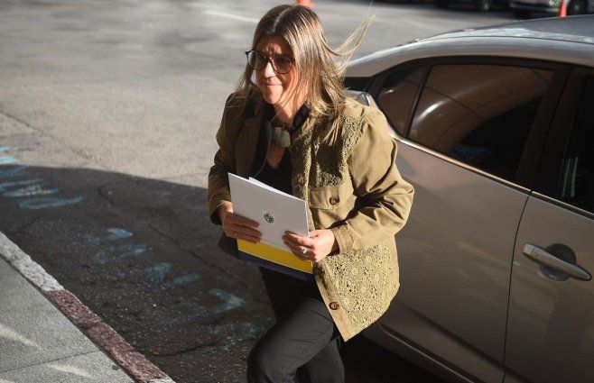 Tamara Paseyro llega a Torre Ejecutiva para la reunión del Consejo de Ministros con el presiente Orsi. Foto: FocoUy