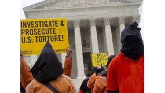 Bonomi dijo que los presos de Guantánamo ya aprenden español