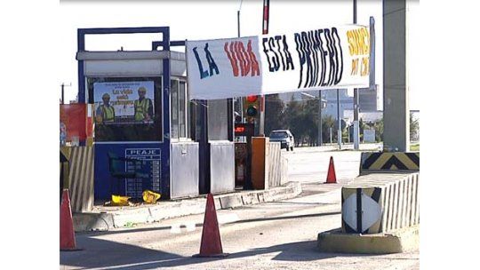 Se levantó el conflicto y vuelven a cobrar peaje