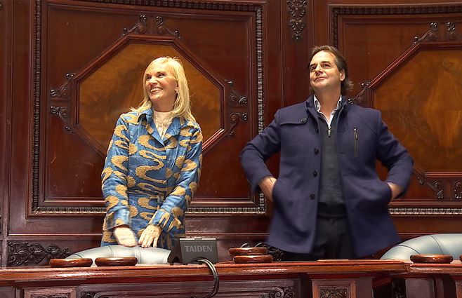 lacalle-argimon-recorrida-parlamento.jpg