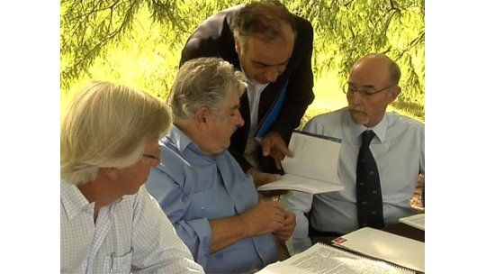 Mujica y legisladores del Frente Amplio marcan la agenda del año