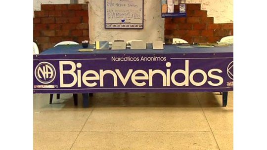 Sacerdote lleva 21 años ayudando a adictos en drogas