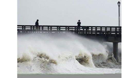 Sandy tocó tierra en New Jersey con vientos de 130 km/h