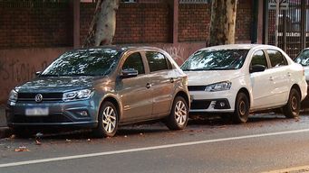 Foto: Subrayado. Dos autos incautados por Policía tras ser robados en zona de Parque Batlle. Foto: Subrayado. Dos autos incautados por Policía tras ser robados en zona de Parque Batlle.