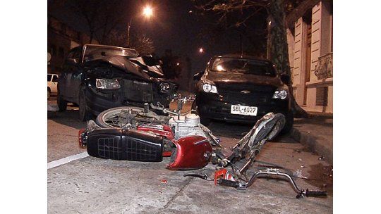 Robo, persecución y heridos en accidente durante Uruguay-Irak