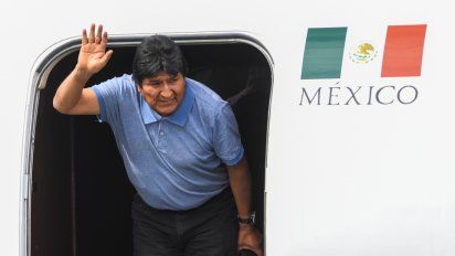 morales llego a mexico tras una tensa salida de bolivia y un periplo por sudamerica