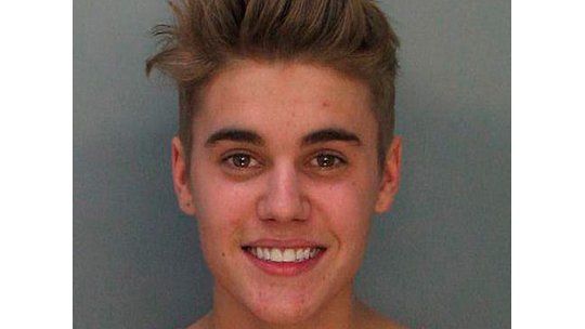 Bieber podría ser deportado de EEUU; reúnen firmas para pedirlo