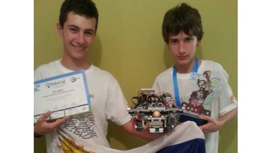 Uruguayos campeones en Brasil: adolescentes ganaron en la Robocup