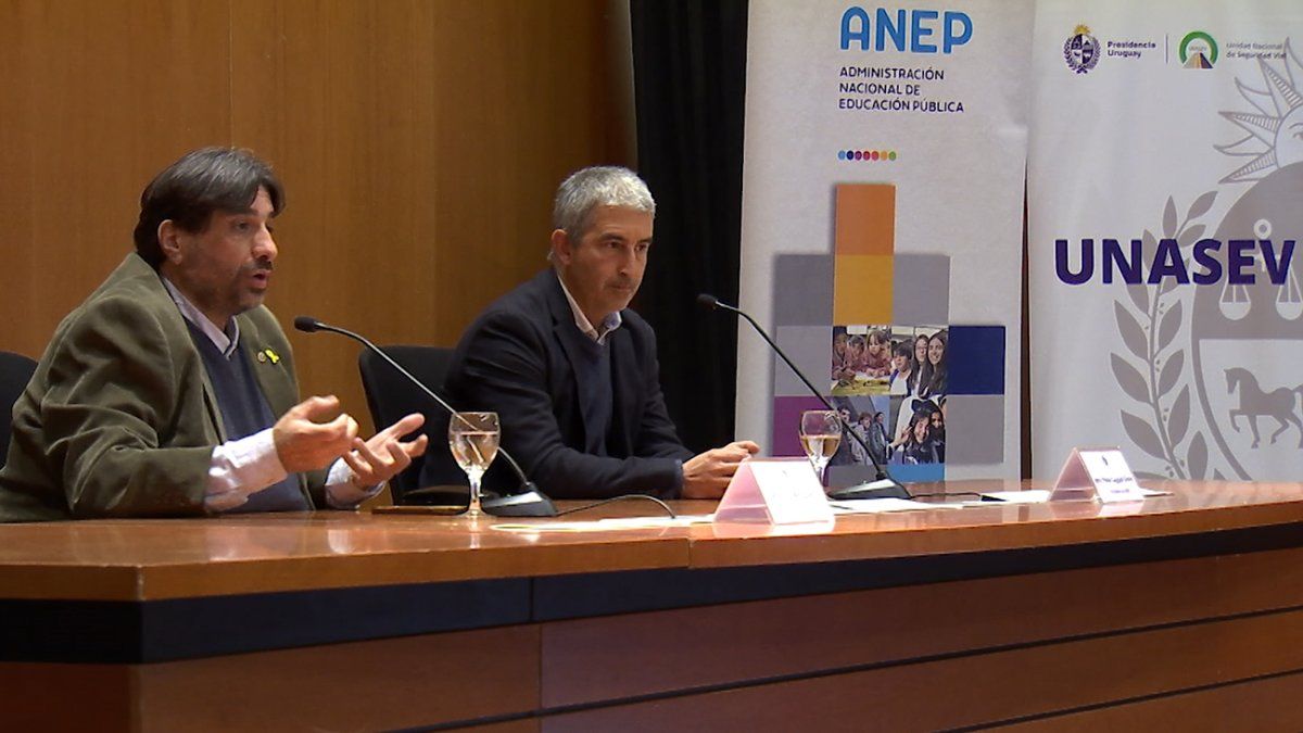 Talleres de educación vial serán materia optativa en 4º año del liceo en plan piloto en ocho departamentos