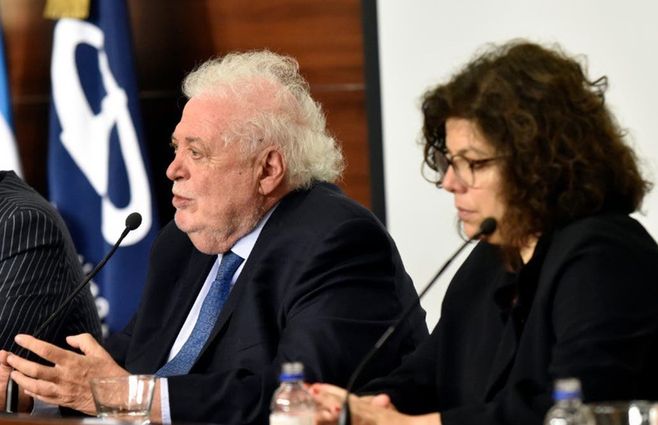 Carlova Vizzotti y el ministro de Salud Ginés González