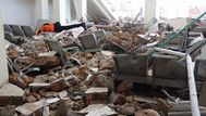 Más de 40 muertos tras el terremoto de magnitud 7,7 en Indonesia