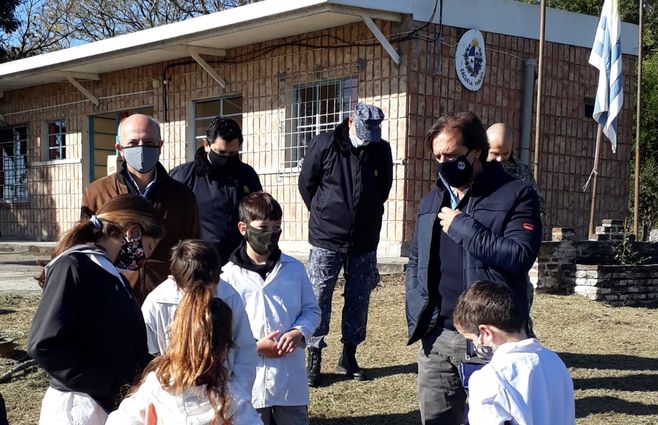 El presidente volvi&oacute; a visitar una escuela durante su gira por el interior&nbsp;