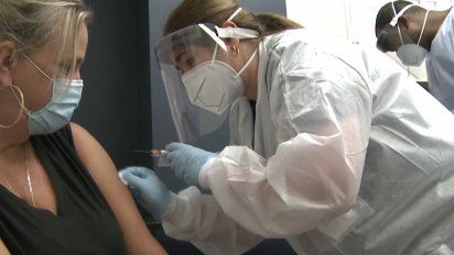 vacuna contra el covid-19 de moderna evito en un 100% casos graves de la enfermedad