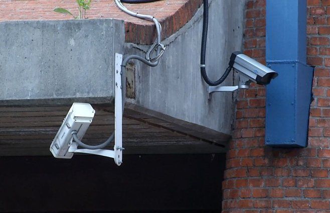 Foto: Subrayado. Cámaras en el Montevideo Shopping.