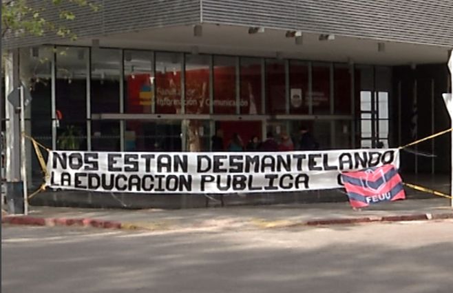 Comunicación, es una de las Facultades ocupadas. Foto: Subrayado, octubre 3.