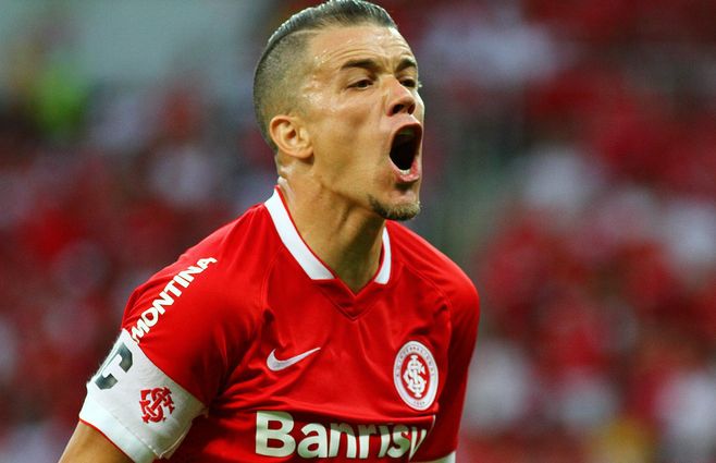 El cabeza DAlessandro pedido por Forlán por su potente zurda y su ascendiente sobre los grupos.&nbsp;