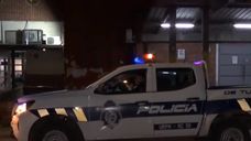 Mujer con dos disparos en la espalda y sospechoso del ataque, herido en persecución, están internados