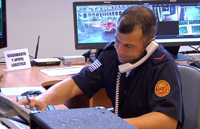 bombero-en-el-telefono.jpg