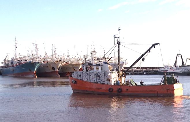 barco-pesca-pesqueros-puerto-montevideo