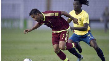 ecuador goleo 3-1 a venezuela y se consolida como lider con puntaje ideal
