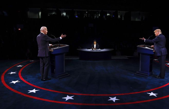 Trump y Biden en pleno debate. Fue un evento político al cual los analistas no le adjudican importancia política en cuanto a resultados&nbsp;