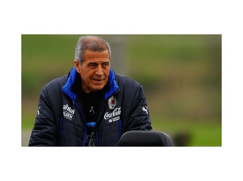 Tabárez salió a defender a sus futbolistas en la polémica de las marcas