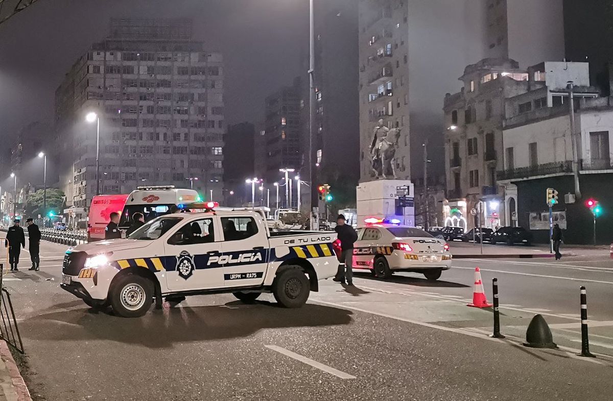 Foto: Miguel Chagas, Subrayado. Accidente en 18 de Julio y Fernández Crespo. Foto: Miguel Chagas, Subrayado. Accidente en 18 de Julio y Fernández Crespo.