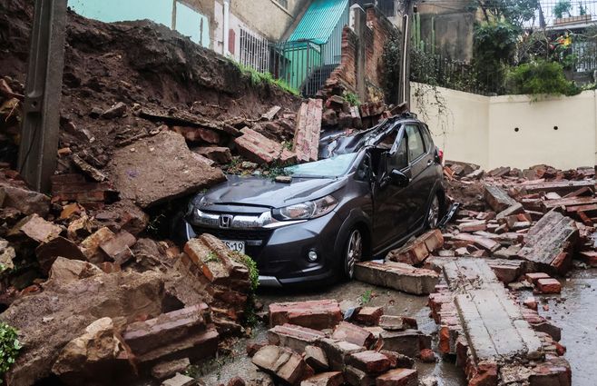 Foto: AFP. Desplazamiento de tierra en Viña del Mar, Chile, producto del fuerte temporal.