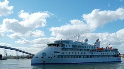 greg mortimer volvio a fondear a 20km del puerto, con 100 pasajeros a bordo