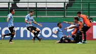 Luciano Rodríguez revivió su golazo ante Paraguay y recibió un saludo muy especial