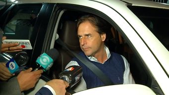 evaluacion de la gestion del presidente lacalle pou: 48% aprueba y 32% desaprueba