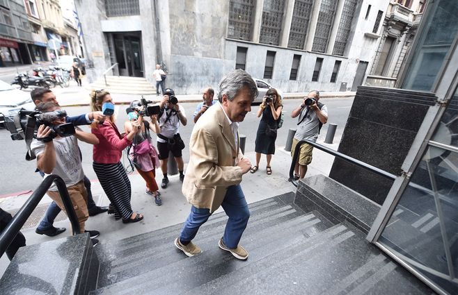 Gustavo Leal ingresa a la Fiscalía, el jueves 16. Foto: FocoUy.