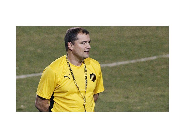 Solo falta la firma: Diego Aguirre volverá a ser el DT aurinegro